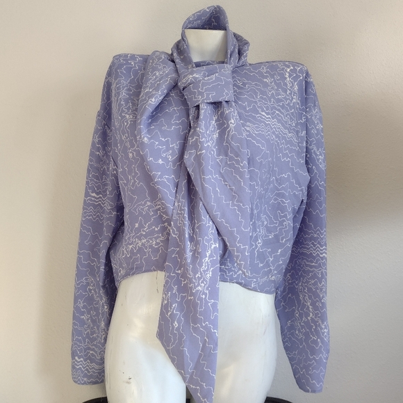 Astr Tops - Lavender Astr crop blouse size medium